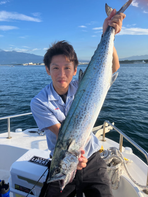 タチウオ片浜沖、サワラサゴシ御用邸沖74m、その他は静浦漁港前で釣れた魚